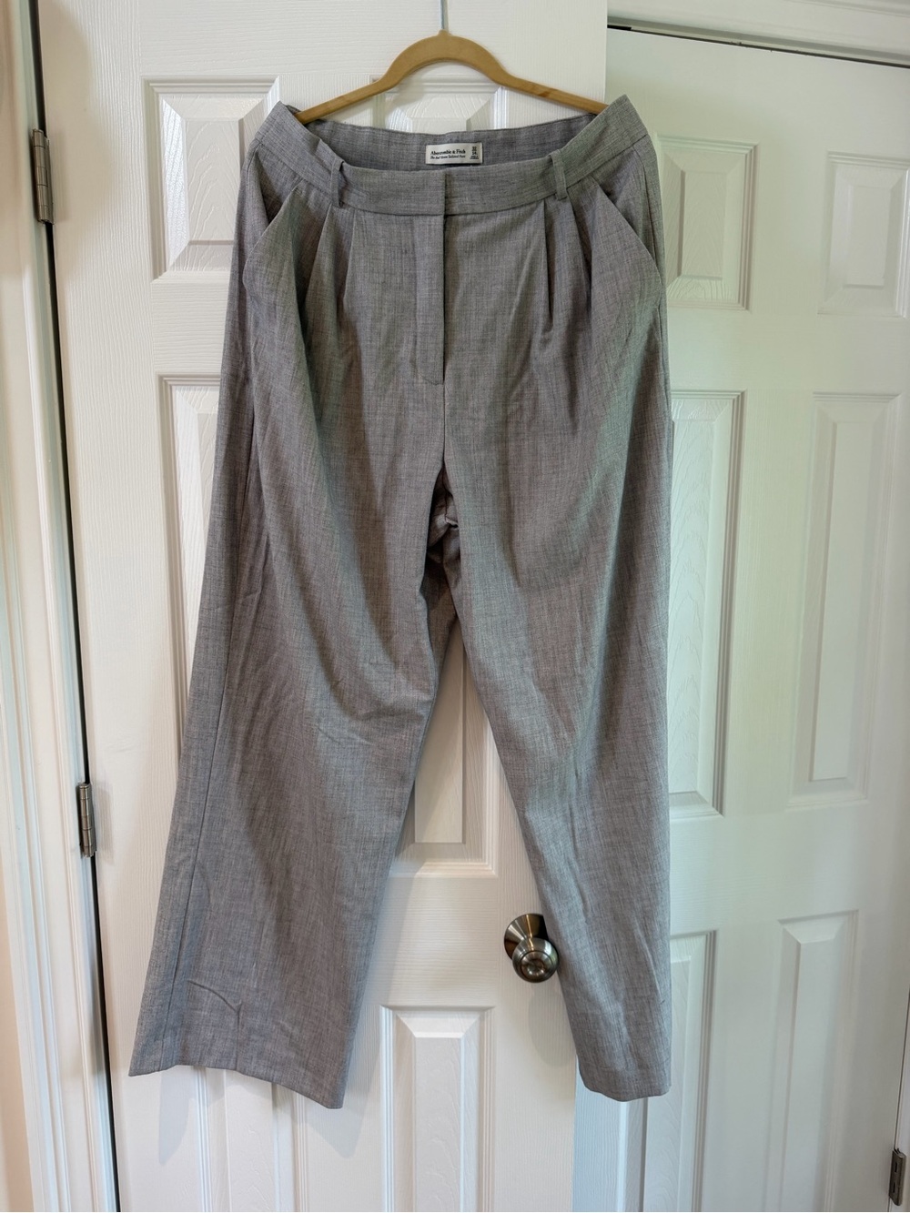 Abercrombie & Fitch Light Gray Tailored Dress Pants